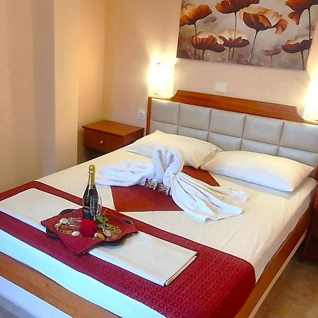 Apartmenthotel Sithon ซาร์ตี ภายนอก รูปภาพ