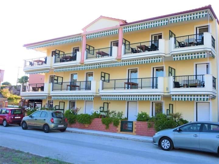Apartmenthotel Sithon ซาร์ตี ภายนอก รูปภาพ
