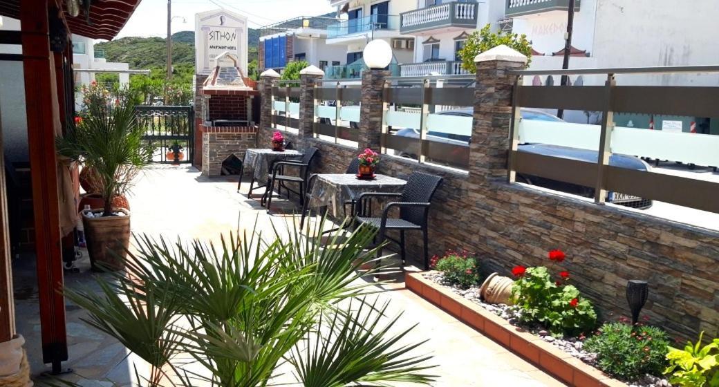Apartmenthotel Sithon ซาร์ตี ภายนอก รูปภาพ